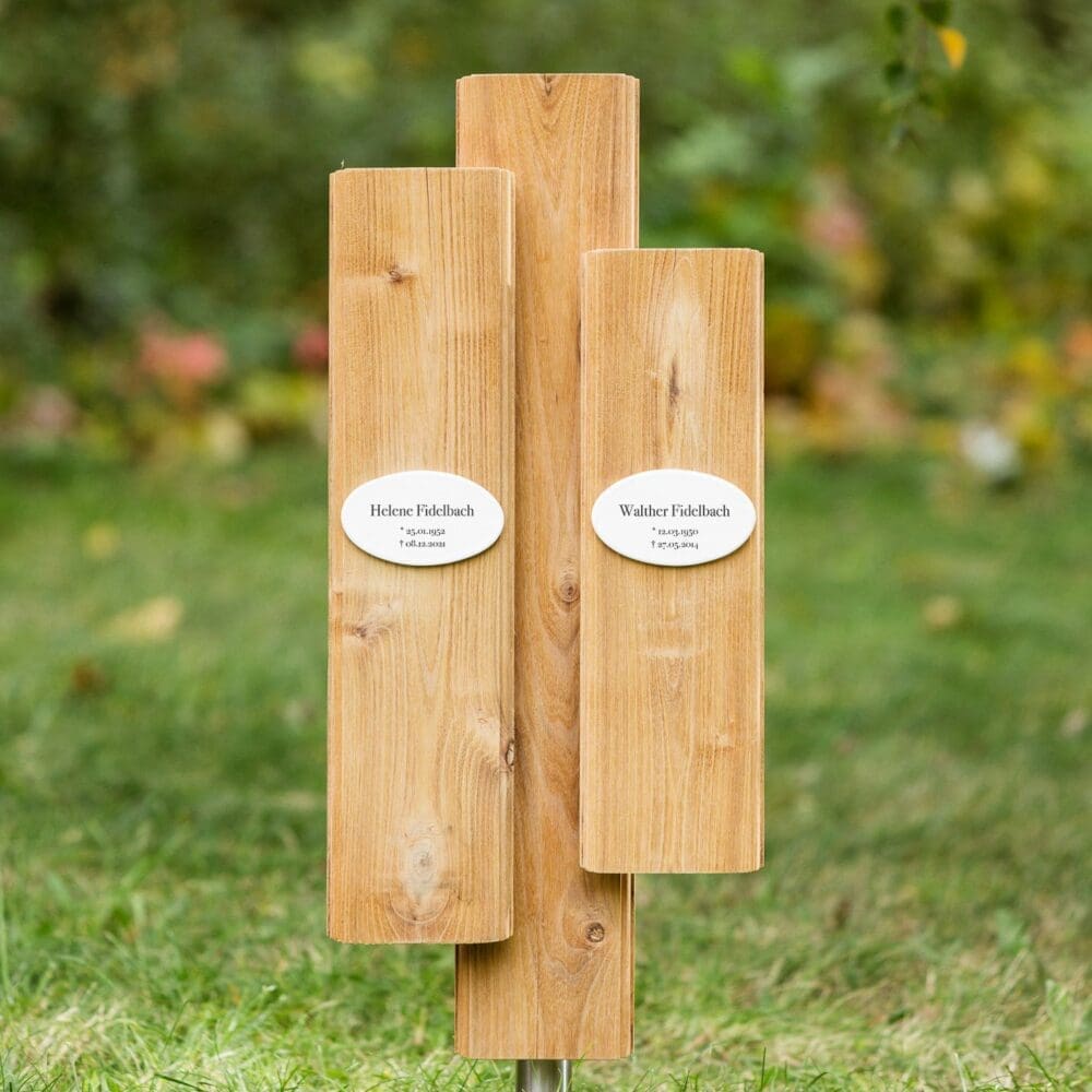 Individuelles Grabmal aus profilierten Planken SL2.2KO12
