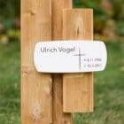 Holzgrabstein SL2.ER32 aus profilierten Planken