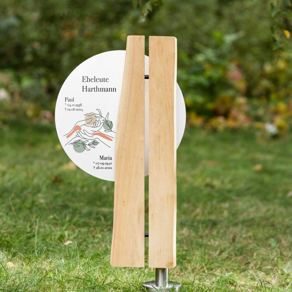 Doppelte Holzstele SP8.ER32 mit Grabtafel für Familiengrabstätte